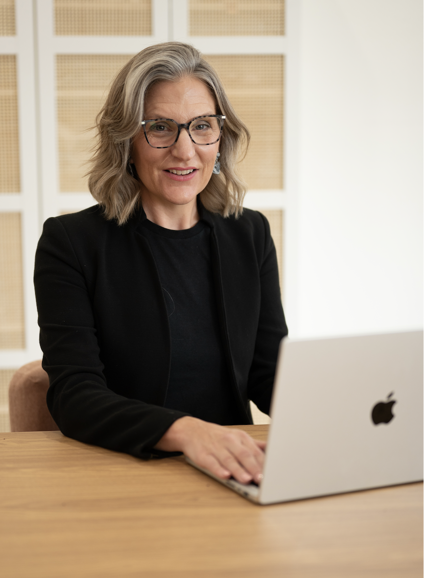 Portrait of Becky Hirst